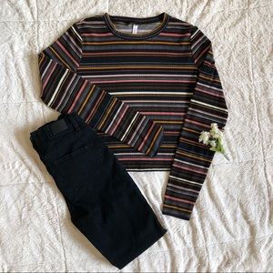 Long sleeve striped crop top!